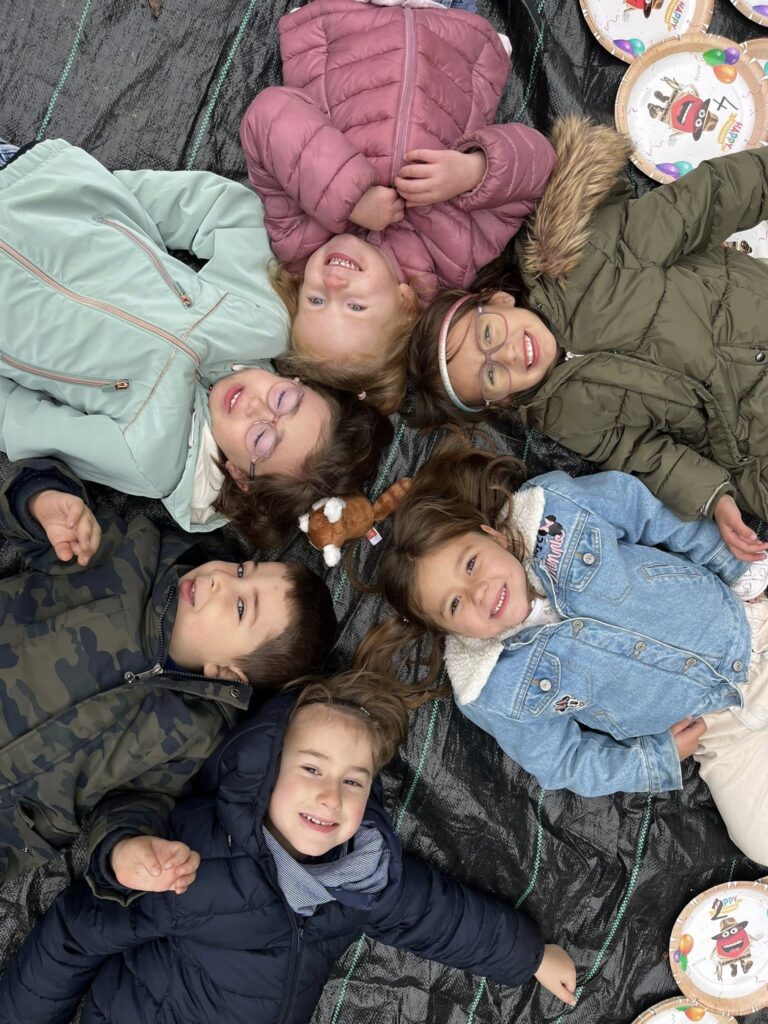 Vendredi 3 octobre, les élèves de MAT C se sont rendus au parc pour une journée de classe en plein air.